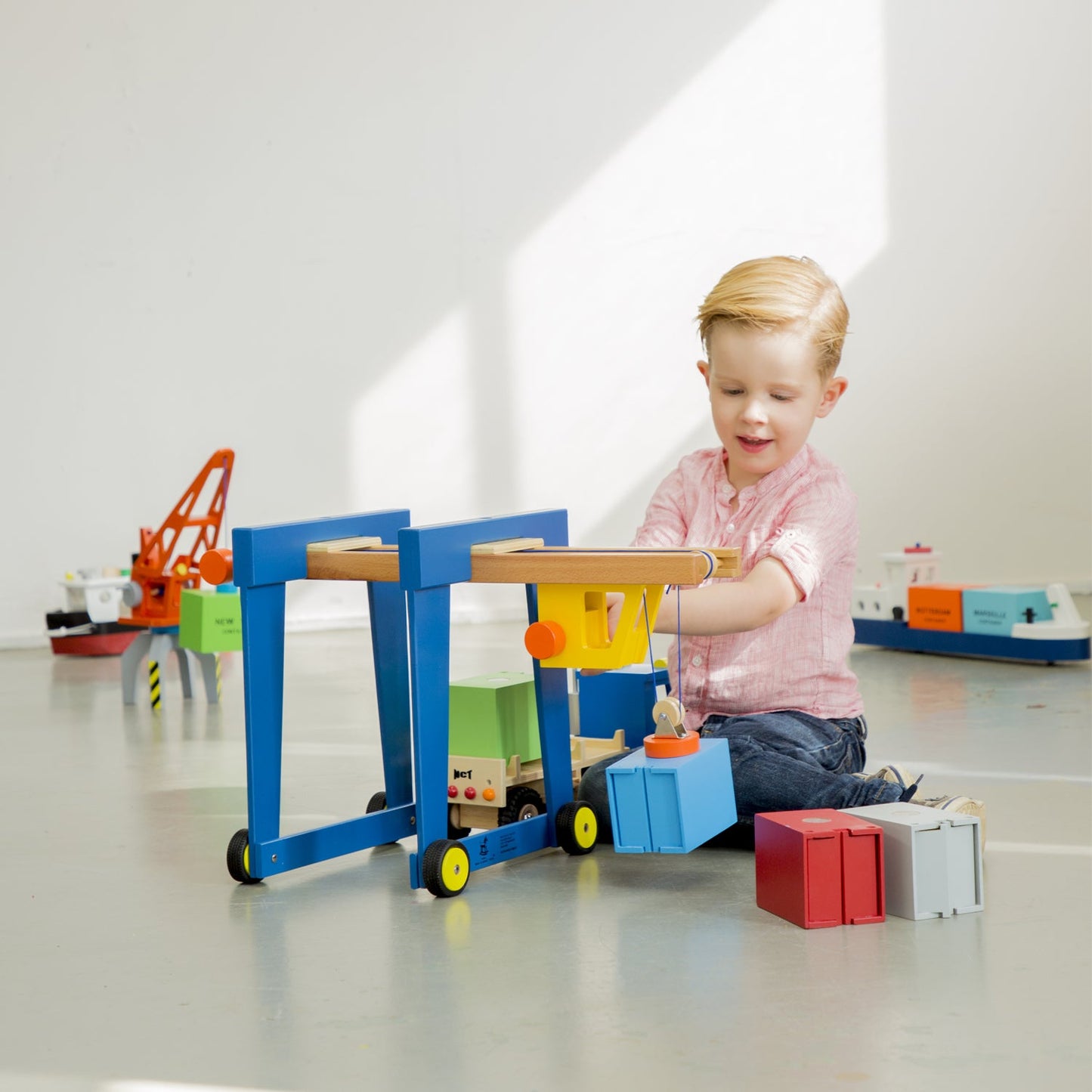 Container Crane on wheels - 10930